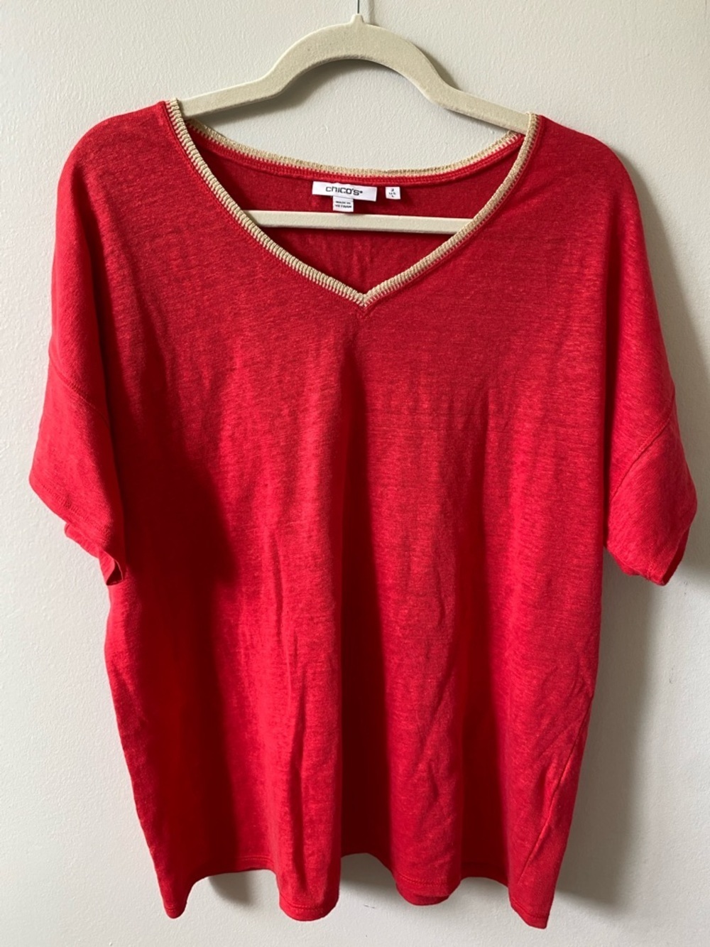 100% Linen Chico's Lightweight Red Short-Sleeve V-Neck Top with Gold Trim L